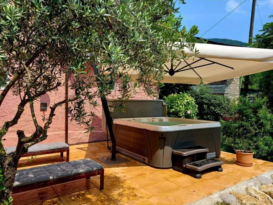 La Casa Rosa Di Segusino With Spa Jacuzzi In Garden Sequsino Eksteriør billede
