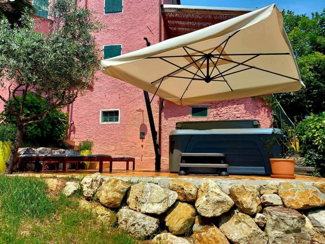 La Casa Rosa Di Segusino With Spa Jacuzzi In Garden Sequsino Eksteriør billede
